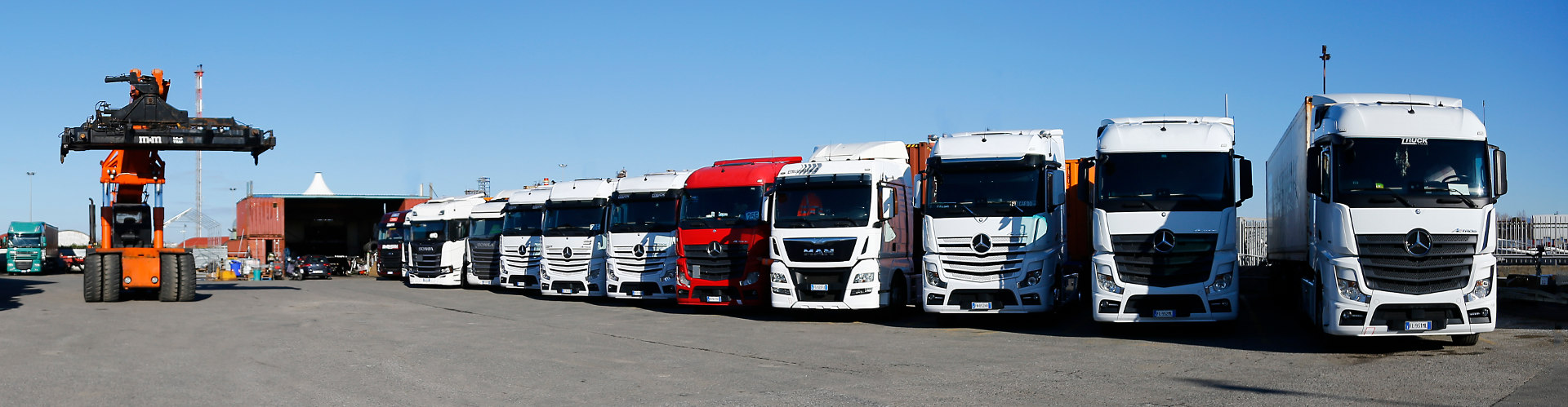 panoTrack__S7_3776_1280x3331A